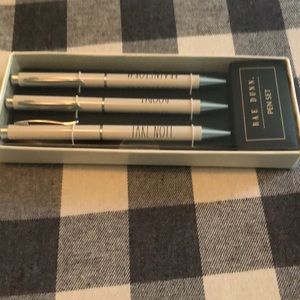 RAE DUNN pen set…great gift…pens say…DOODLE, BRAINSTORM, TAKE NOTE